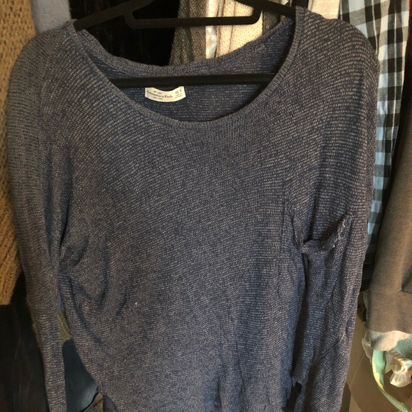 Very comfy, thin sweater - good condition - Picture 1 of 3